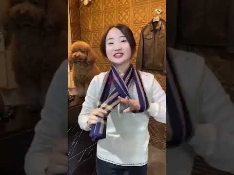 بمناسبة اقتراب فصل الشتاء فهذه أفضل طريقة لربط الوشاح الخاص بك