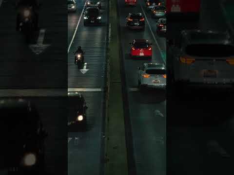 خلفية سيارات تسير في الليل مقاطع بدون حقوق الطبع والنشر