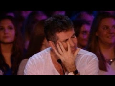 للأول مرة يبكي عضو لجنة تحكيم بالعالم Simon Cowell في برنامج جوت المواهب