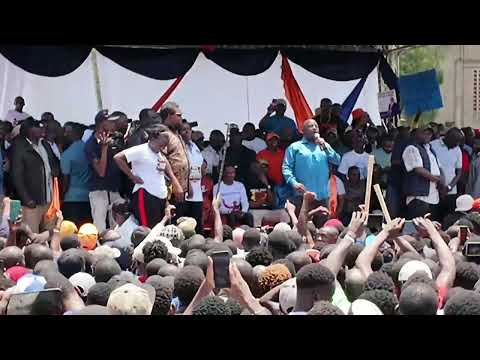 OTSOSI WALIKUWA WANATAKA KUTUUWA HADI WAKATUZUIA TUSITUMIE KISUMU AIR PORT LAKINI MUNGU NI MUNGU