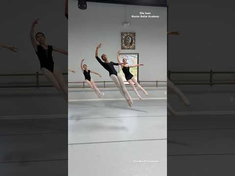 إيلا تطير راقصة باليه باليه شورت إعلان