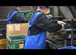 The Process Of Mass Producing Rubber Parts Japanese Factory Producing 100 000 Rubbers Per Day