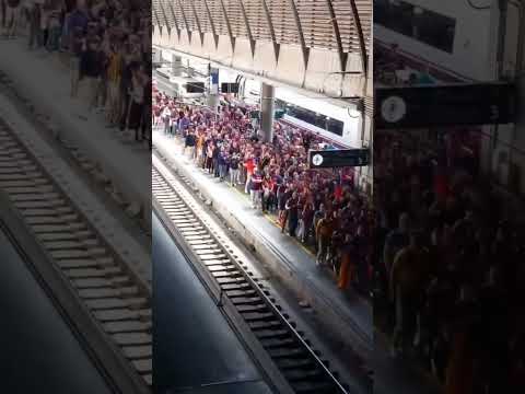 Real Madrid And Barça Fans Met Upon Arriving By Train In Seville And This Is What Happened