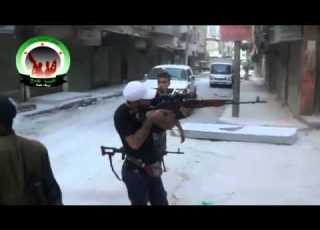 حلب وصول كتيبة الفتح الحموية إلى حي صلاح الدين 26 8 2012م