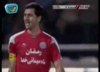 علی نظرمحمدی در بازی مقابل پیروزی