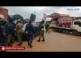 POLISI WANAJESHI WAFUNGA MAKAO MAKUU YA UPINZANI UGANDA KABLA YA MAANDAMANO