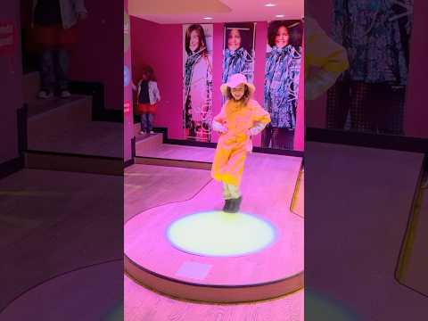 اضحك وبلاش تكشر اغنية جديدة باذن الله هتعجبكم قريبا