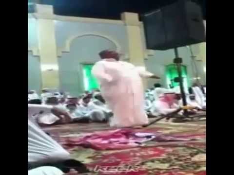 شايب يرقص على أغنية زين ليس الكرم لا لا ياعيد جديد 2015 ضحك ههههههههههه ترى المقطع مركب شايب يرقص على أغنية زين ليس الكرم لا لا ياعيد جديد 2015 ضحك ههههههههههه ترى المقطع مركب