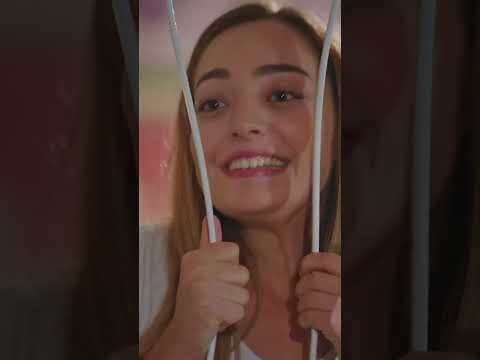 العشاق المجانين الذين وقعوا في الطرق من شدة حبهم رائحة الفراولة Shorts