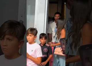  Leonel Messi With His Family In Intermiami Sort