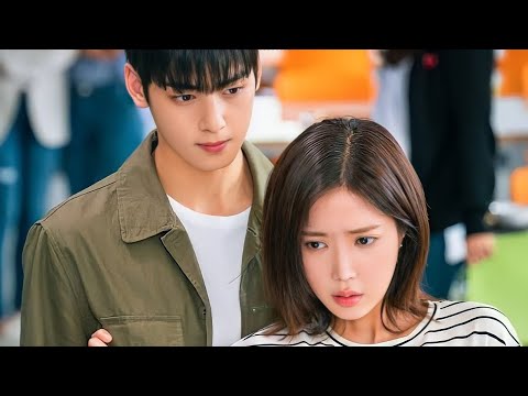 بنت بسيطه بتتعرض للتنمر بسبب شكلها فبتغير من نفسها وبقت جميله والشباب كلها بتقع فحبها ملخص مسلسل