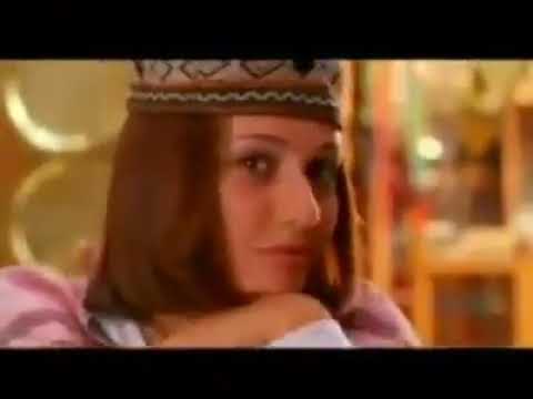 حاسس بعنيكي وخداني لدنيا بعيد