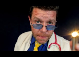 ASMR Kind German Pediatrician Ear Infection