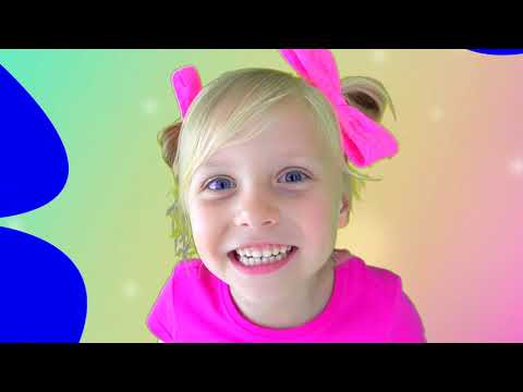 أليس والطفل إيفا يلعبان دور الطبيب مع أمي وأبي