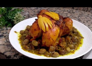  دجاجة محمرة بطريقة الأعراس المغربية