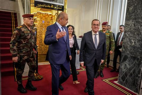 آمن قانونيًا آمن قانونيًا