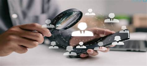 اشرح آليات الرقابة الداخلية التي تمكن أنظمة الكائن الحي من البقاء في حالة توازن داخلي؟