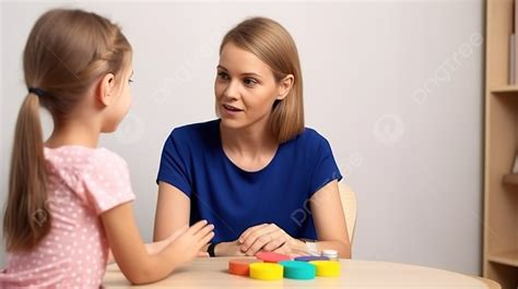 اشرح كيف القرار هو أن يتحدث الصديقان بهدوء مع بعضهما البعض، ثم يتطفل صديق ثالث ويقاطع محادثتهما ويتحدث بصوت عالٍ في مكان آخر؟ اشرح كيف القرار هو أن يتحدث الصديقان بهدوء مع بعضهما البعض، ثم يتطفل صديق ثالث ويقاطع محادثتهما ويتحدث بصوت عالٍ في مكان آخر؟