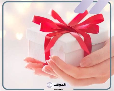 البت في تفسير الهدية في المنام من شخص معروف لامرأة عازبة لابن سيرين