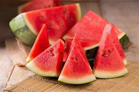 السعرات الحرارية في البطيخ وعلاقتها بفقدان الوزن