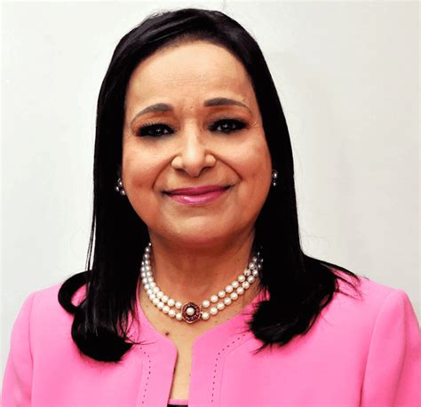السيرة الذاتية للكاتبة أنيسة حسونة