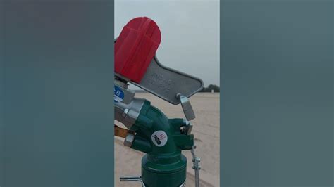 الضابط الذي أمسك بالمدفع الرشاش