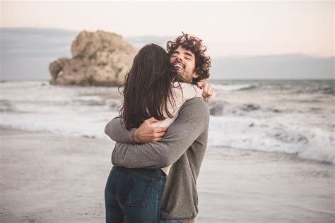 الفرق بين الرجل والمرأة في الحب عندما يتواصلان مع بعضهما البعض