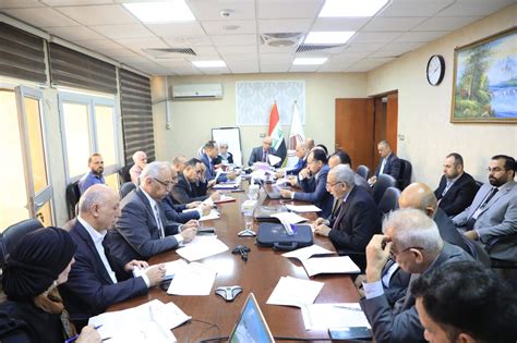 القطاعات الرئيسية للإنتاج على مر القرون في جميع مراحل التنمية التي تمر بها اقتصادات الدول هي: القطاعات الرئيسية للإنتاج على مر القرون في جميع مراحل التنمية التي تمر بها اقتصادات الدول هي: