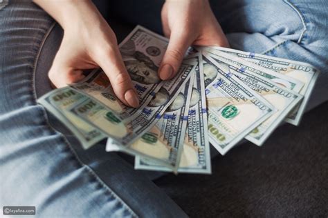 المال في المنام ملك لابن سيرين ويأخذ المال والورق في المنام ويجد المشاكل والأزمات التي سيواجهها الحالم.
