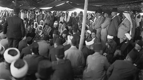 انعقد مؤتمر سومنام في عام 1956 م، بعد عامين من اندلاع ثورة الفاتح عام 1954، بعد التوسعات في المنطقة.  مع وضع ذلك في الاعتبار، يمكننا الإجابة على السؤال في أي عام انعقد مؤتمر سومنام.