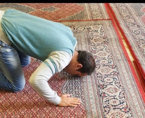 تحليل شخص أعرفه يصلي من أجل امرأة متزوجة في المنام