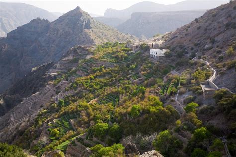 تعريف بالمواقع السياحية الرئيسية في الجبل الأخضر في سلطنة عمان