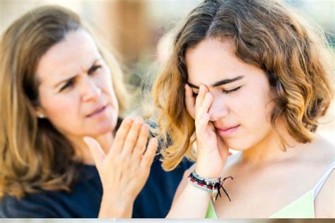 تفسير الأم تضرب ابنتها في المنام لامرأة متزوجة