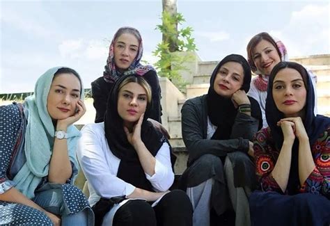 تفسير تجمع النساء في المنام للمرأة الحامل في المنزل
