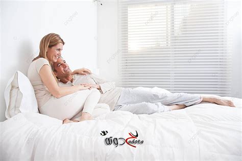 تفسير حلم العلاقة الحميمة لامرأة عازبة مع رجل تعرفه