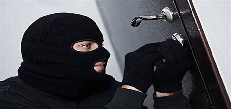 تفسير حلم امرأة متزوجة بسرقة أشياء من المنزل