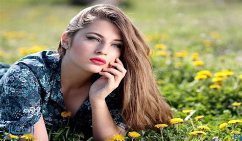 تفسير رؤية فتاة جميلة في حلم رجل أعزب