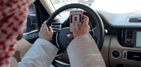 تقنيات لتقليل استخدام الهاتف أثناء القيادة