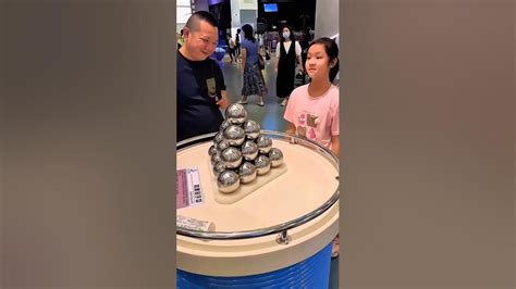 حل اللغز أريدك لماذا تنام الفتاة ذات العيون المستديرة بين الفتاة وفتاة نوما؟ حل اللغز أريدك لماذا تنام الفتاة ذات العيون المستديرة بين الفتاة وفتاة نوما؟