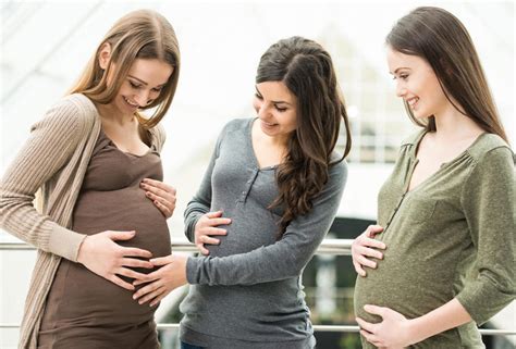 حلمت أن صديقتي أنجبت ولداً لامرأة متزوجة، حامل وغير حامل، ورجل مرض ويؤدي إلى فقدان القدرة على القيام بالأعمال اليومية المعتادة، حيث يشير هذا إلى الفقر المدقع.