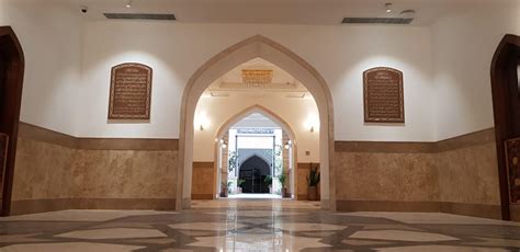 صلاة الجمعة - الاستفتاءات - موقع ديوان سماحة المرجعية الدينية العليا السيد علي الحسيني السيستاني (قد يكون ظله آخر)