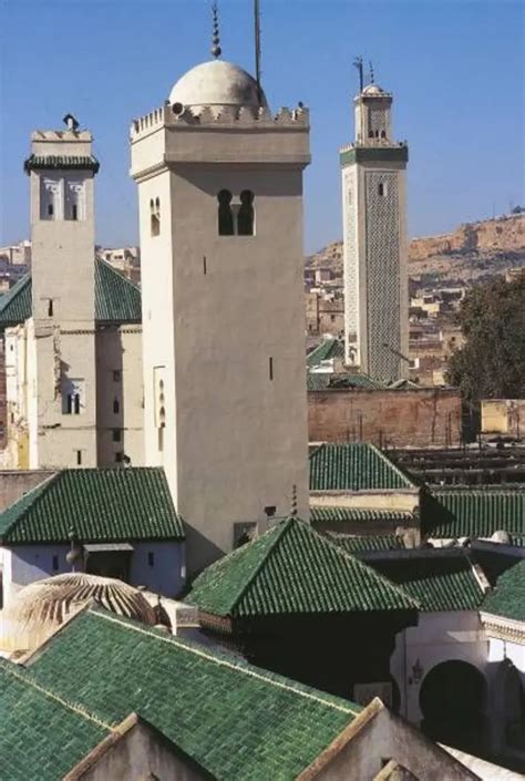 ضربها الرجال بسرعة بالعصي.  ما هي قيمة بعض القرويين في هذه الحالة؟