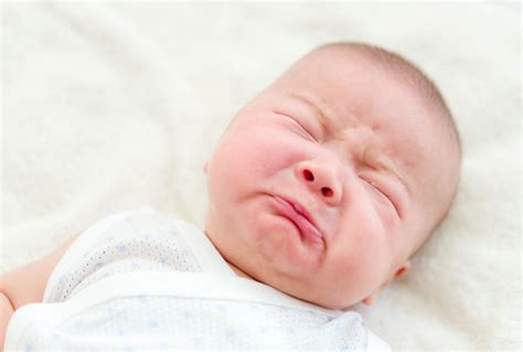طرق أخرى لعلاج الإمساك عند الرضع بعمر خمسة أشهر