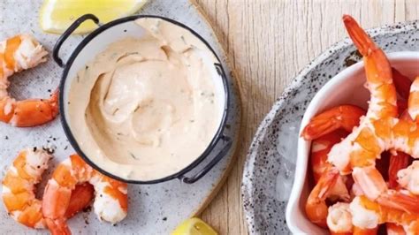 طريقة عمل المأكولات البحرية مع صلصة الكزبرة الكريمية مع أرز الليمون