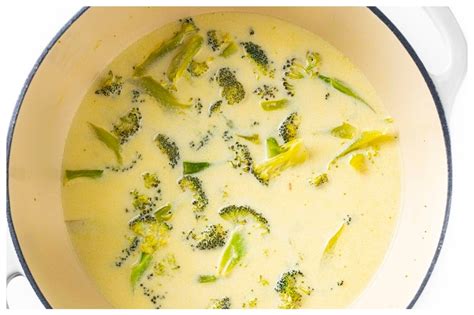 طريقة عمل شوربة البروكلي بالجبن والكريمة من الشيف الشربيني طريقة عمل شوربة البروكلي بالجبن والكريمة من الشيف الشربيني