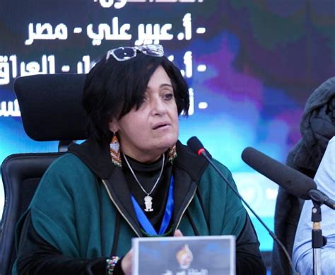 عبير على وشك إطلاق حملة جديدة على الإنترنت وتريد أن تعرف كيف - موقع الدورة التدريبية