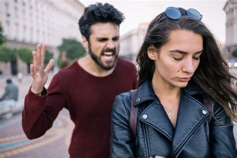 علامات التحذير من مختل عقليا