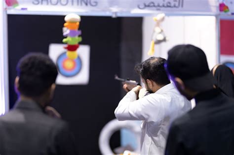 في حياتنا العديد من الفعاليات الوطنية، أختار إحداها، أحللها وأعبر عن رأيي بها حتى لا أعرضها في صفي؟