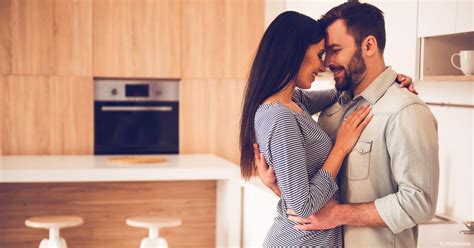 كيف أجعل زوجي مجنوناً بي ولا أرى أحداً بعد الآن؟