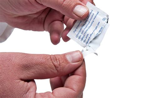 كيفية استخدام علكة الذكور لتطهير البشرة